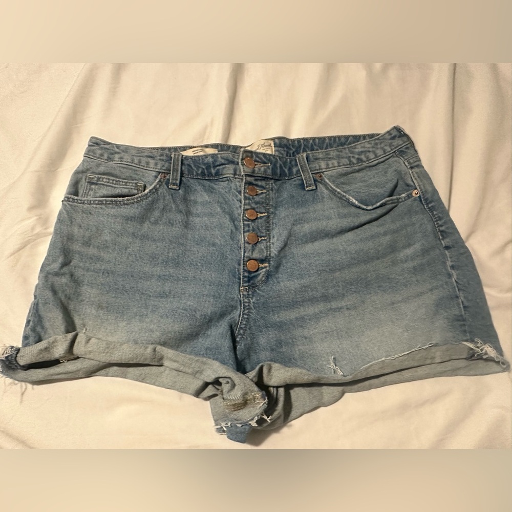 Universal Threads Vintage MIDI Jean shorts - size 14
